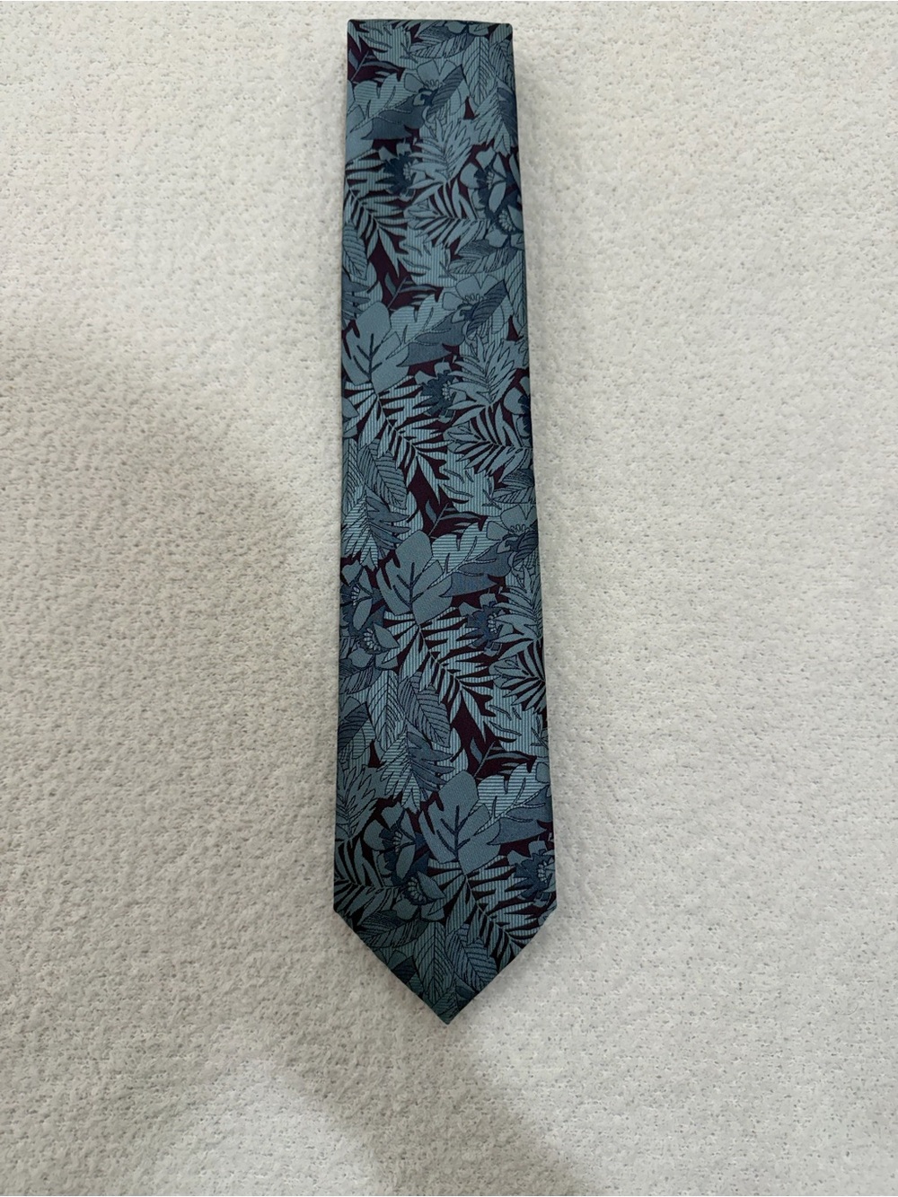 Brioni Teal and Navy Leaf-Pattern Silk Tie